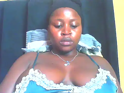 Snapshot of EboniesBelle chatting on May 2026 05:57:02 AM EboniesBelle online show from May 2026 05:57:02 AM