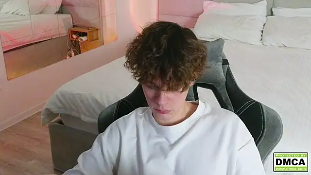 cute thomas online show from December 2024 03:08:02 AM