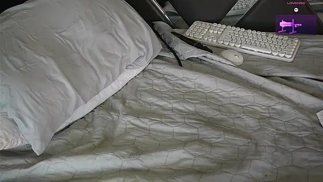 charlotte 01 online show from March 2025 05:22:02 AM