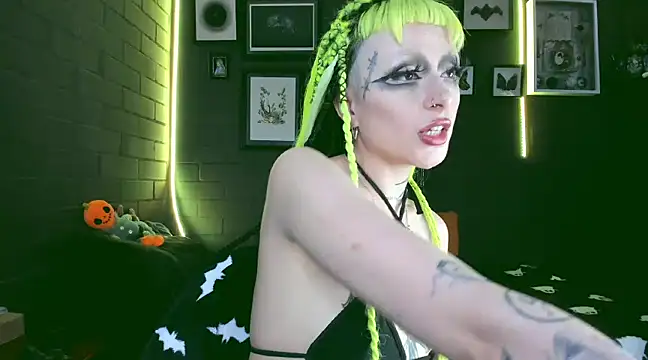 insania 9999  online show from December 2024 08:33:01 PM