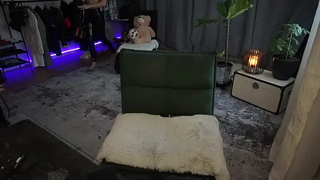 Snapshot of LaraPunkt chatting on February 2025 08:40:02 AM LaraPunkt online show from February 2025 08:40:02 AM