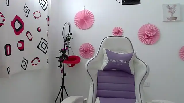 InocentHeaven1 online show from December 2025 01:06:01 PM