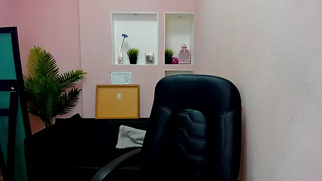 Persephoni online show from September 2025 08:20:01 PM