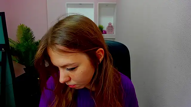 Persephoni online show from October 2025 10:36:01 AM