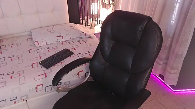 LiaVillalobos online show from January 2026 12:07:02 PM