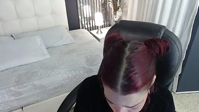 LiaVillalobos online show from February 2026 12:28:01 PM