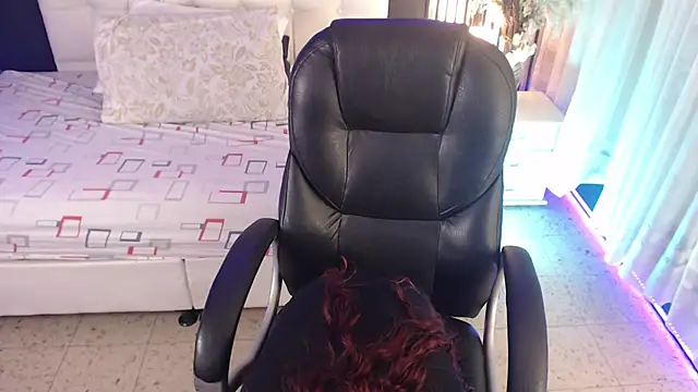 LiaVillalobos online show from April 2026 01:11:01 PM