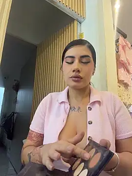 clarachanelricek online show from May 2026 08:28:01 PM