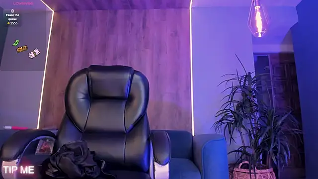 SophieBarnett online show from May 2026 01:00:01 AM