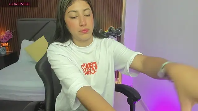 isabella thomsonp online show from January 2025 07:31:02 PM