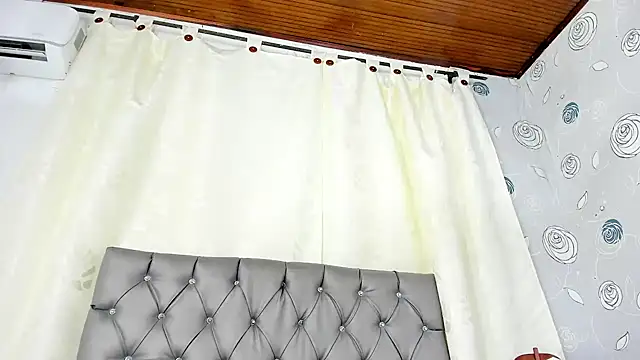 luna evaa online show from January 2025 05:30:02 PM