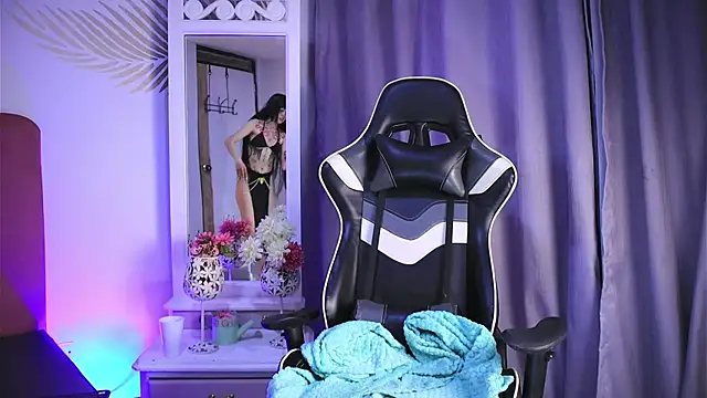 Snapshot of dianebleu chatting on January 2025 03:52:01 AM dianebleu online show from January 2025 03:52:01 AM