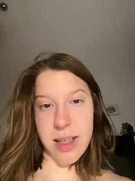 Snapshot of kimczii chatting on December 2024 10:32:01 AM kimczii online show from December 2024 10:32:01 AM