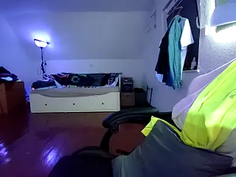 Snapshot of Youngtimer_1997 chatting on March 2025 01:56:02 AM Youngtimer 1997 online show from March 2025 01:56:02 AM