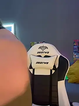 Snapshot of julia_fly chatting on February 2025 11:58:01 AM julia fly online show from February 2025 11:58:01 AM