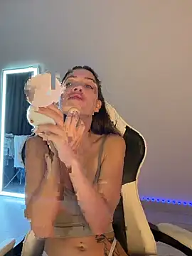 julia fly online show from May 2026 08:52:01 AM