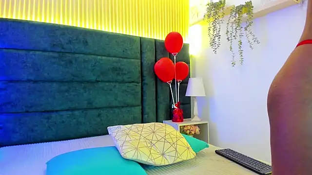 Snapshot of AntonellaaHot chatting on February 2025 08:27:02 PM AntonellaaHot online show from February 2025 08:27:02 PM