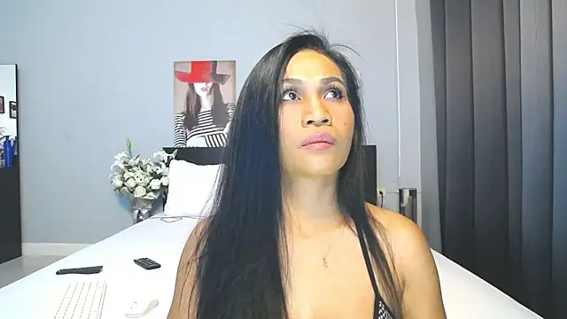 Hotbeebee online show from February 2025 11:58:02 PM