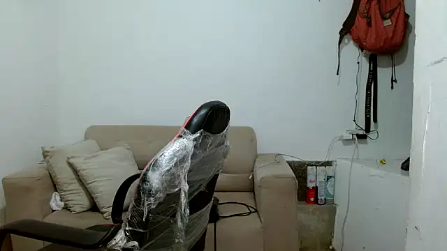 angelamarie1 online show from November 2025 05:43:01 AM