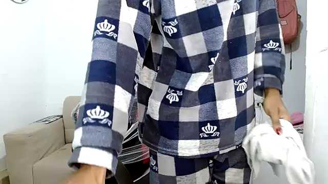 angelamarie1 online show from December 2025 11:19:01 AM