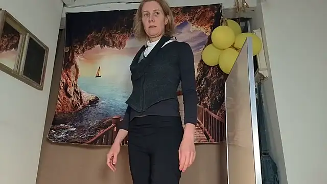 Lola Belgium online show from May 2026 04:17:02 PM