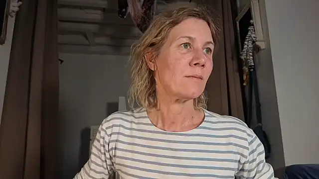 Lola Belgium online show from May 2026 05:17:02 PM