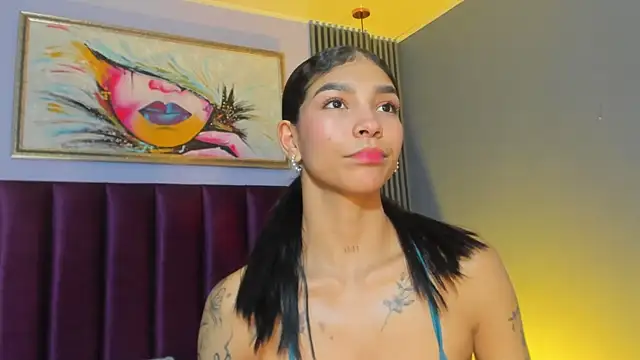 LauraAristizabal online show from May 2026 11:42:01 PM