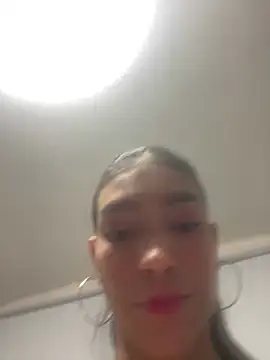 LauraAristizabal online show from May 2026 11:37:01 AM