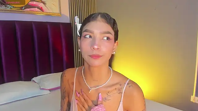 LauraAristizabal online show from May 2026 12:00:02 PM