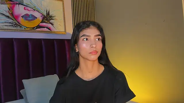 LauraAristizabal online show from May 2026 12:03:02 PM
