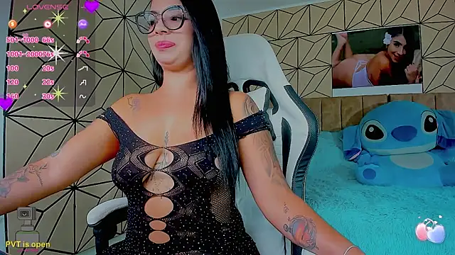 Snapshot of vane_lopez_ chatting on February 2026 08:42:02 PM vane lopez online show from February 2026 08:42:02 PM