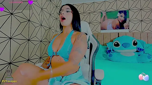 Snapshot of vane_lopez_ chatting on March 2026 08:01:01 PM vane lopez online show from March 2026 08:01:01 PM