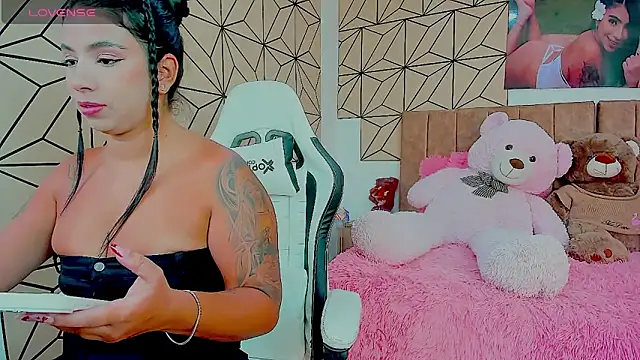 Snapshot of vane_lopez_ chatting on April 2026 07:09:02 PM vane lopez online show from April 2026 07:09:02 PM