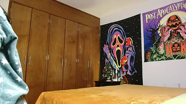 MINI Petite online show from December 2025 05:44:02 AM