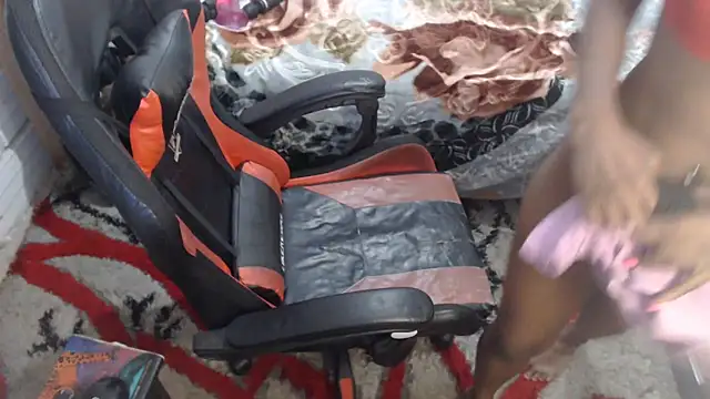 sexyjustin202 online show from September 2025 02:26:02 AM