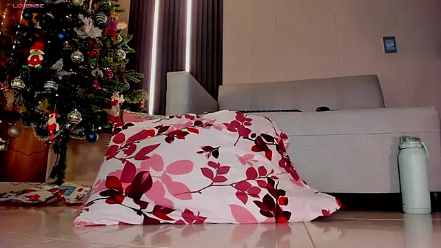 emily-tthompson online show from December 2024 06:32:01 AM