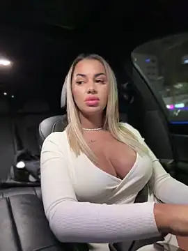 Snapshot of KirstieVegas chatting on December 2024 10:54:02 PM KirstieVegas online show from December 2024 10:54:02 PM