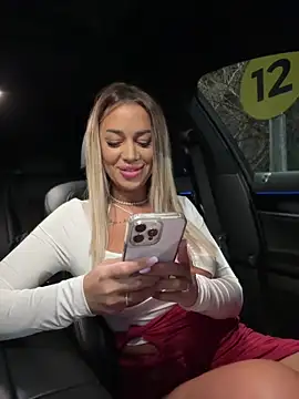 Snapshot of KirstieVegas chatting on January 2025 04:29:02 PM KirstieVegas online show from January 2025 04:29:02 PM