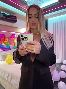 Snapshot of KirstieVegas chatting on January 2025 06:14:01 PM KirstieVegas online show from January 2025 06:14:01 PM