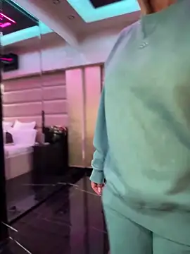 Snapshot of KirstieVegas chatting on February 2025 01:42:01 AM KirstieVegas online show from February 2025 01:42:01 AM