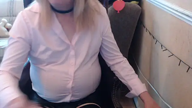 Snapshot of cuminmyknickers chatting on April 2026 03:16:01 PM cuminmyknickers online show from April 2026 03:16:01 PM