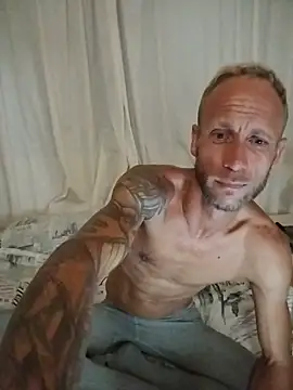 Snapshot of Happypotplants chatting on January 2026 03:01:01 AM Happypotplants online show from January 2026 03:01:01 AM