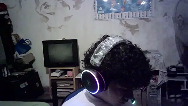 Snapshot of Emv2 chatting on February 2026 06:08:02 AM Emv2 online show from February 2026 06:08:02 AM