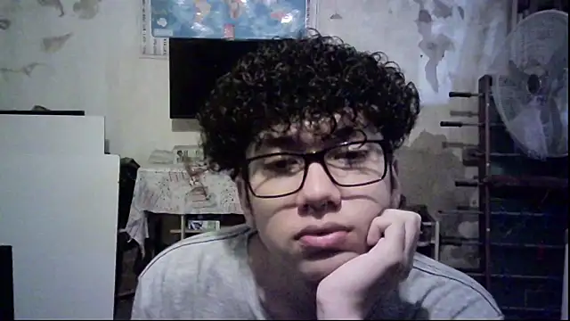 Snapshot of Emv2 chatting on February 2026 06:48:01 PM Emv2 online show from February 2026 06:48:01 PM