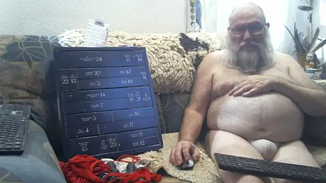 SexySantaC online show from December 2025 08:15:01 PM