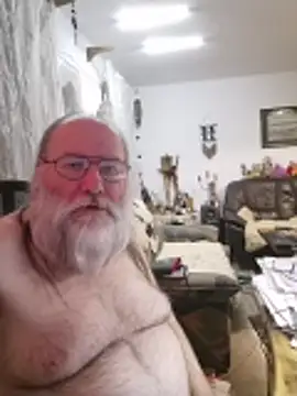 Snapshot of SexySantaC chatting on March 2026 08:42:01 PM SexySantaC online show from March 2026 08:42:01 PM