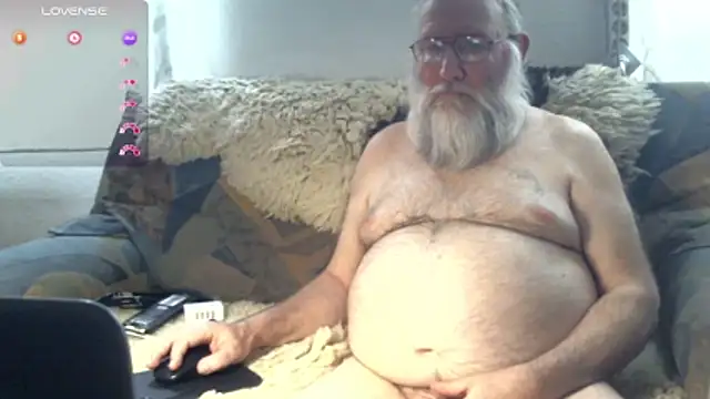Snapshot of SexySantaC chatting on April 2026 07:12:02 PM SexySantaC online show from April 2026 07:12:02 PM