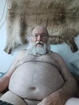 Snapshot of SexySantaC chatting on May 2026 05:24:01 AM SexySantaC online show from May 2026 05:24:01 AM