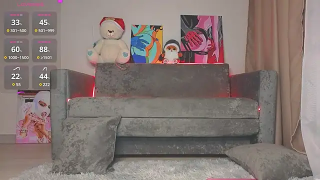 Snapshot of EmelyBenz chatting on January 2025 03:02:02 AM EmelyBenz online show from January 2025 03:02:02 AM