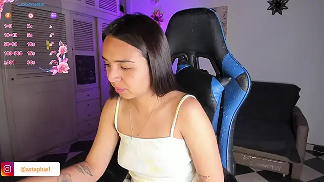 Miss Nicole online show from January 2025 01:19:01 AM